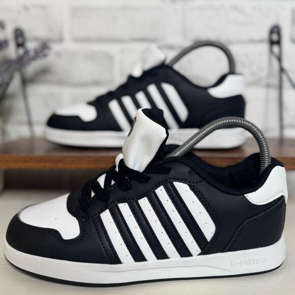K-Swiss Low Top Kids Black and White Sneakers, 4.5, Faux Leather - Picture 1 of 8